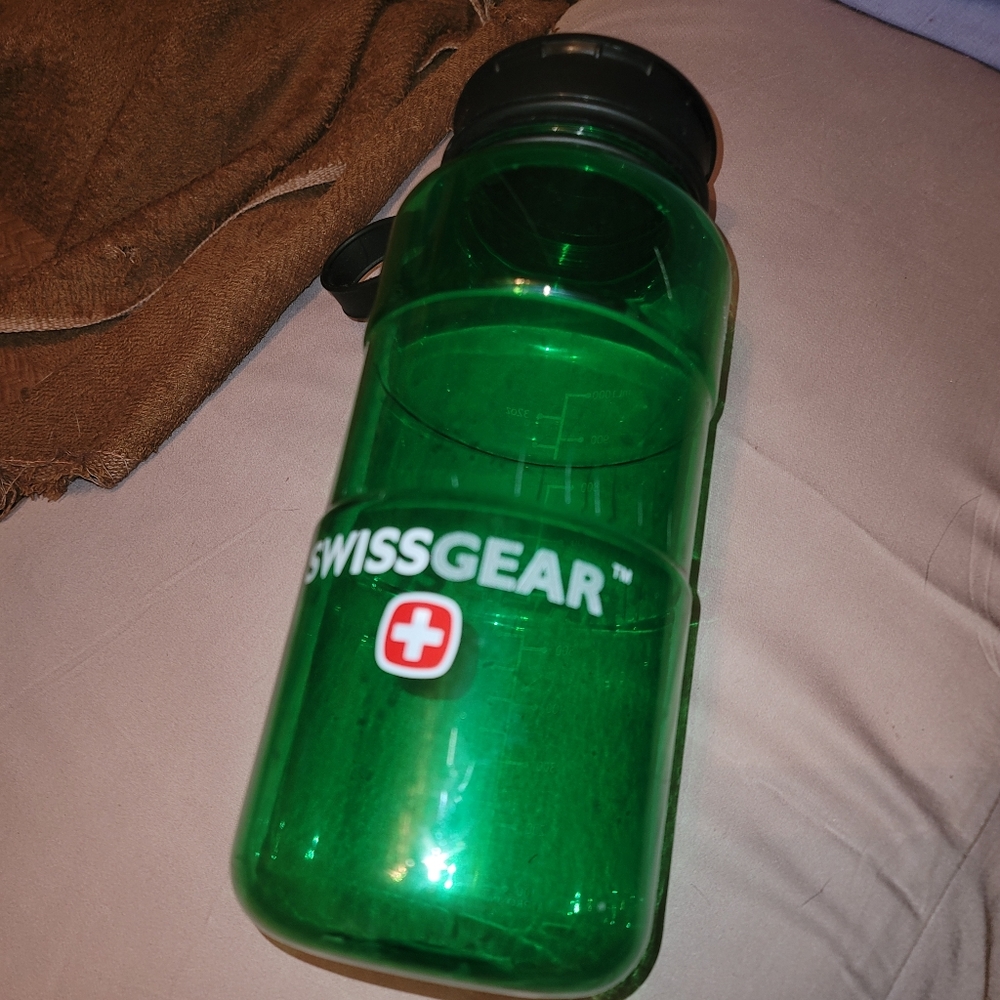 SWISSGEAR TRAVEL 32 OZ WIDE-MOUTH DRINK CONTAINER